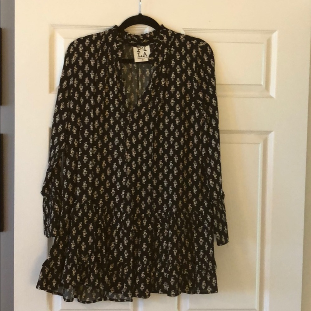 Cute black flowy top